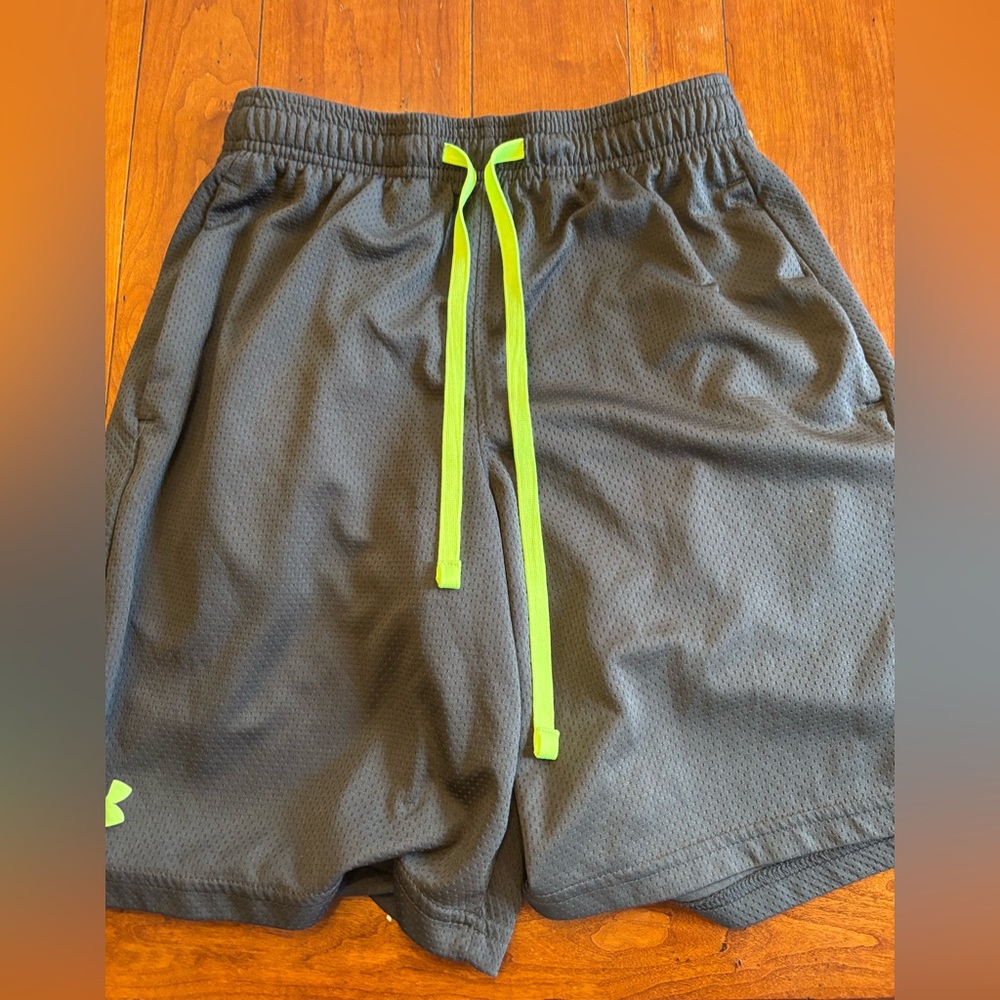 Under Armour Shorts Gray Neon Green Accents Youth SZ SM